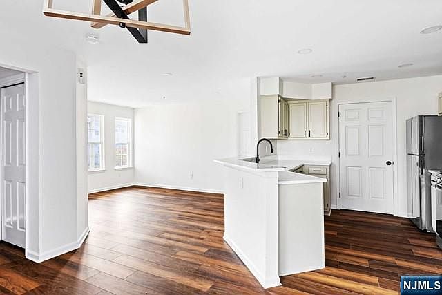 1st image of 6001 Tudor Dr