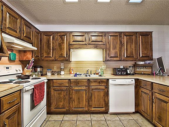 2nd image of 291 Kelley Pl