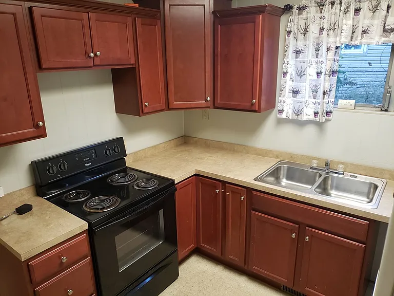 243 E Broad St — Photo 6