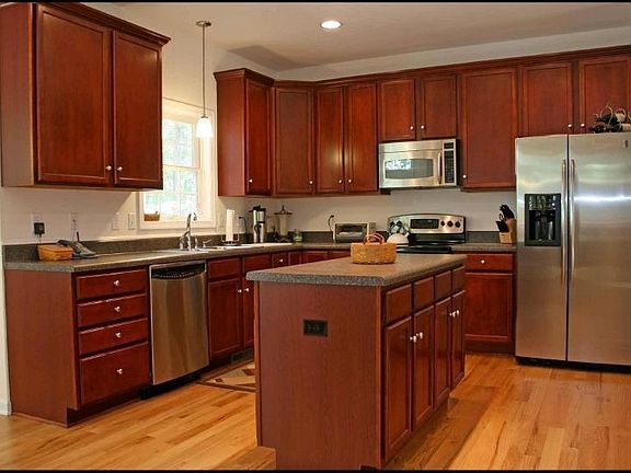 4th image of 118 Acorn Ct