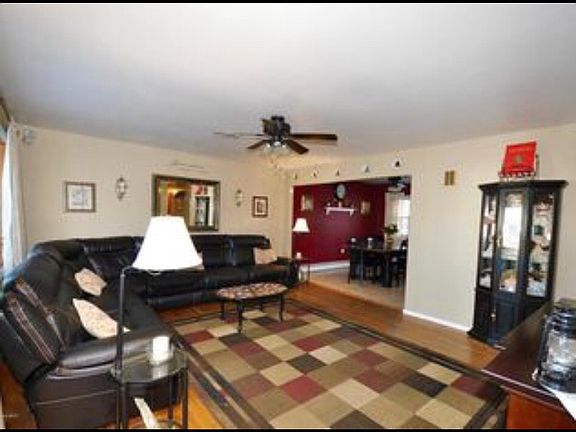 4th image of 501 Whitesville Rd