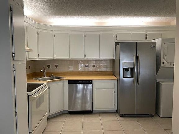 3rd image of 204 Foxtail Dr APT F2