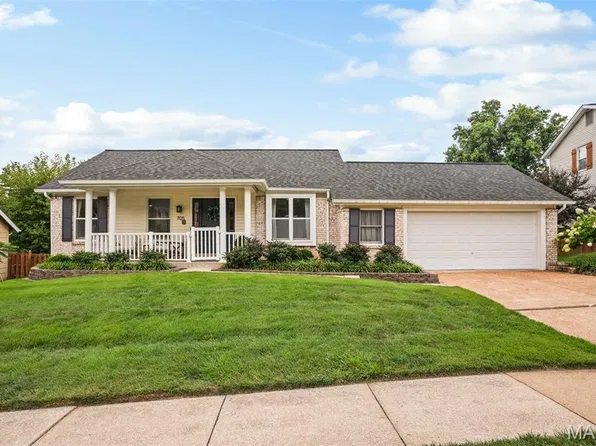 705 Stone Canyon Dr, Ballwin, MO 63021