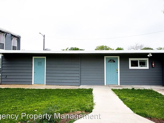 3rd image of 900 E 13th St APT 201