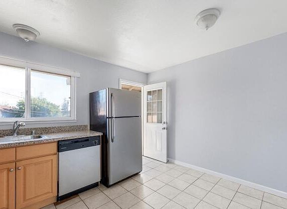 2nd image of 1271 Parkington Ave #1271