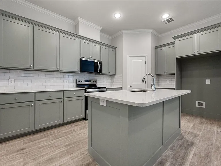 2360 Spring Park Blvd — Photo 15
