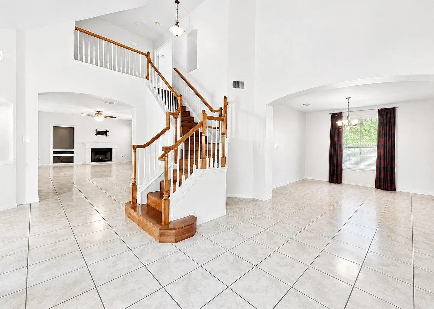 4 bed, 2.5 bath, 3218 sqft, $3,400 — Photo 4