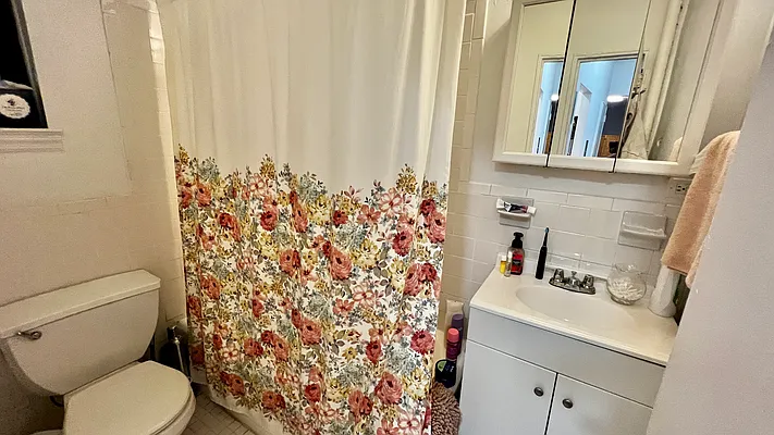 Rented by HOLTON REAL ESTATE INC. | media 22