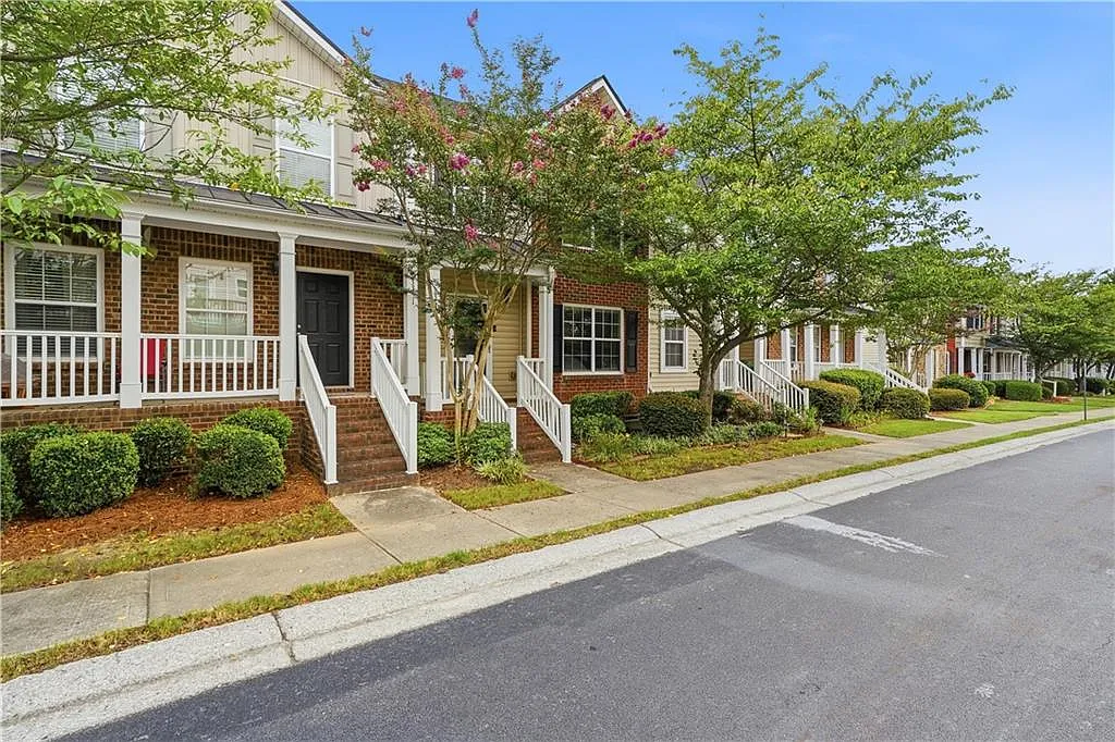 2 bed, 2.5 bath, 1678 sqft, $1,900 — Photo 3