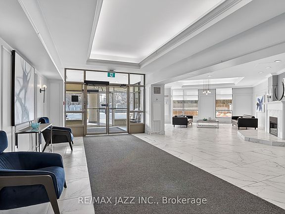 3rd image of 712 Rossland Rd E #217