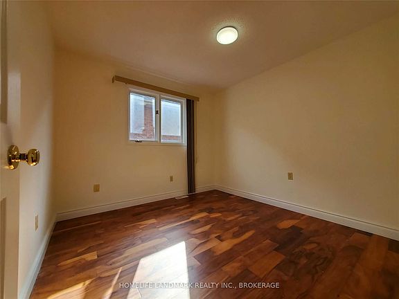 3rd image of 51 Waterford Cres