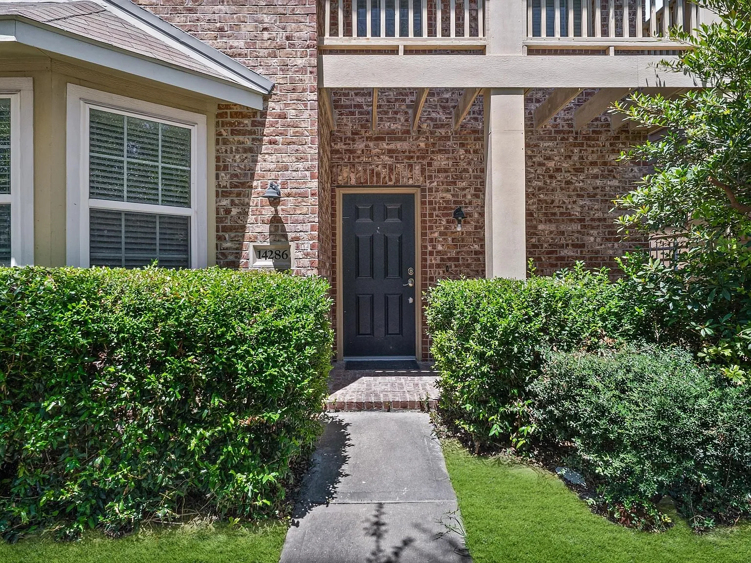 4 bed, 2.5 bath, 2091 sqft, $2,000 — Photo 2