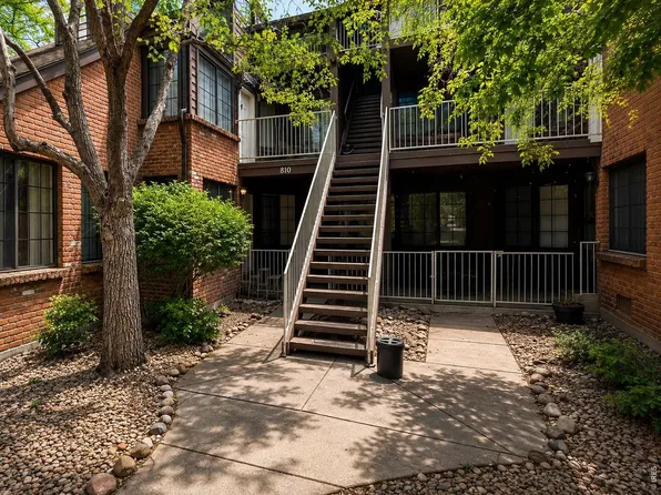 810 S Vance St, Lakewood, CO 80226