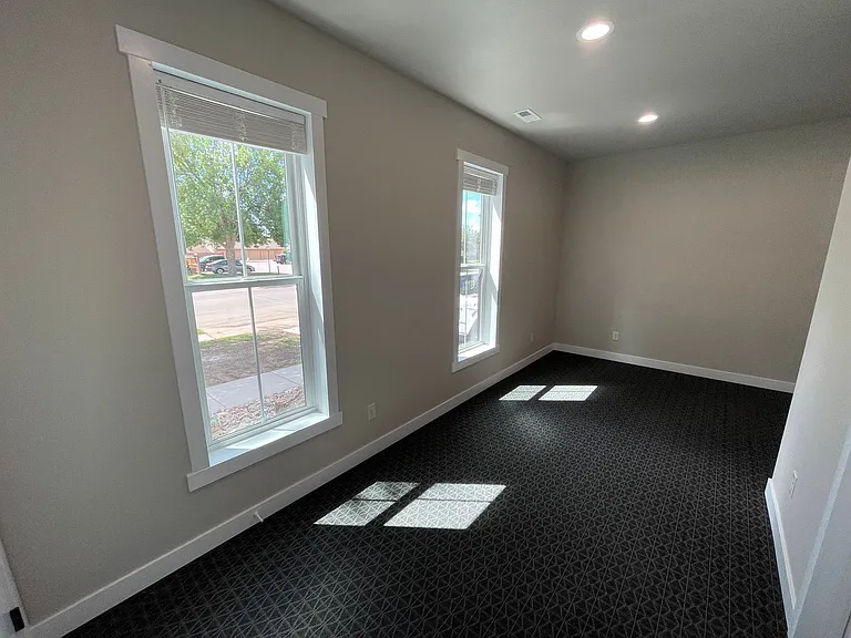 133 S Prairie Ave — Photo 14