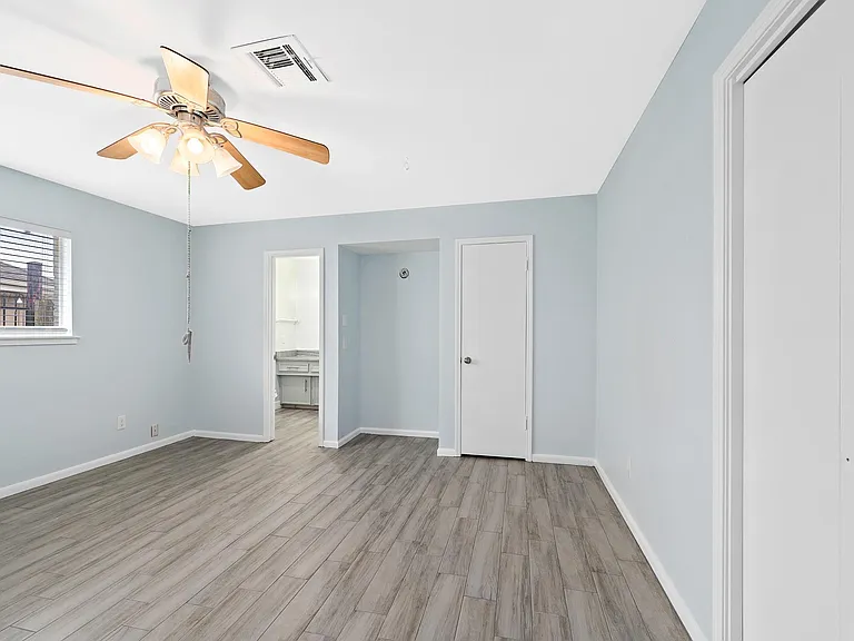 10623 Wickersham Ln — Photo 36