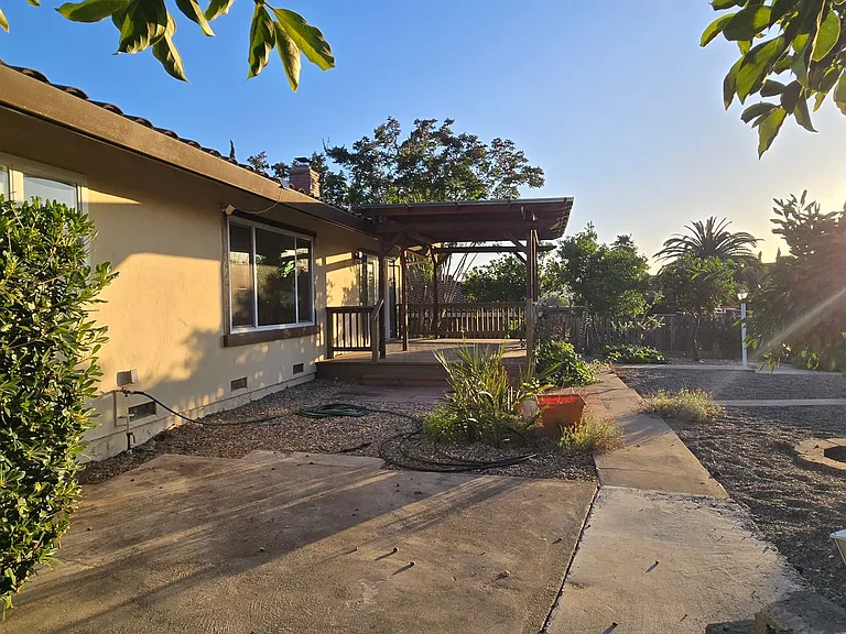 2795 Fountain Oaks Dr — Photo 12