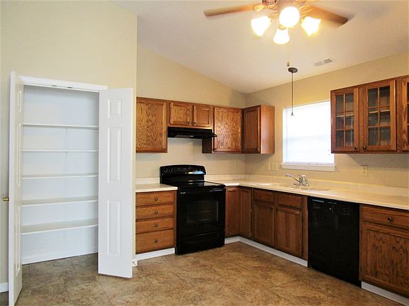 5th image of 5533 Crown Woods Cir