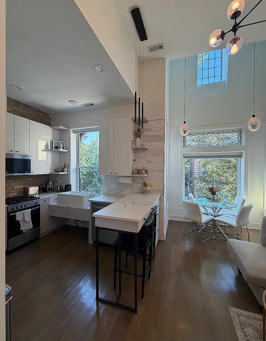 2 bed, 740 sqft, $3,400 — Photo 2