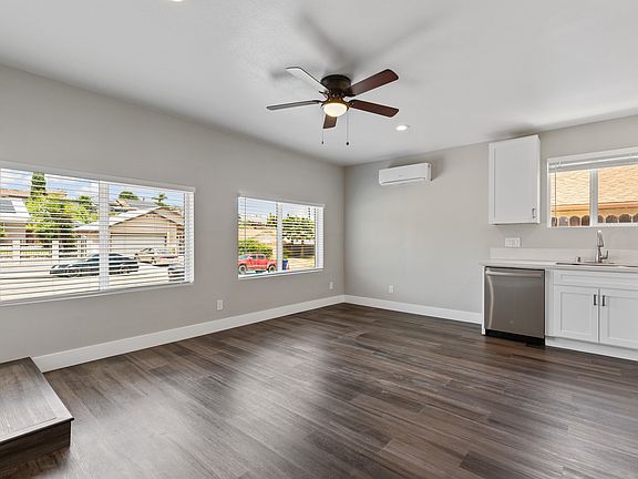 4th image of 8439 Parkbrook St