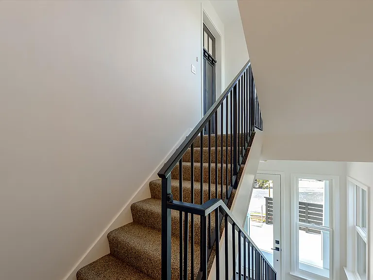 332 Pine Ave — Photo 38