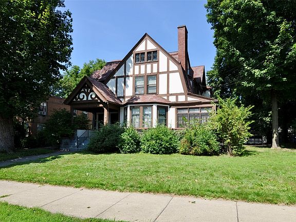 2nd image of 51 Grand Ave