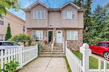 134 Holland Avenue  image 1 of 24