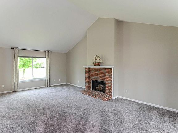 4th image of 4883 N Ashford Way
