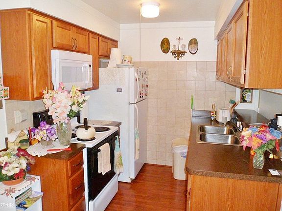 4th image of 34820 Valleyview Dr APT C2