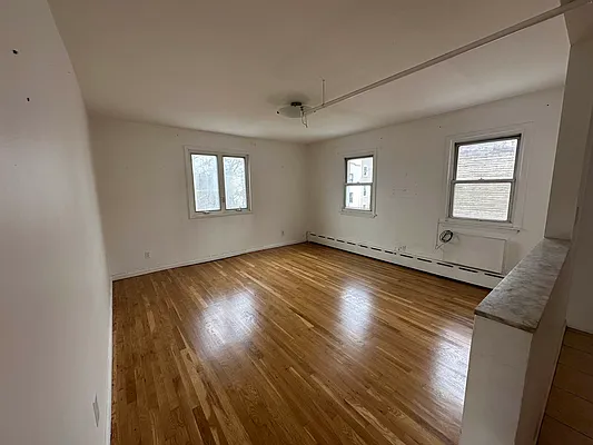 Rented by Capri Jet Realty Corp | media 11