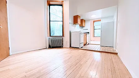 Rented by HOLTON REAL ESTATE INC.