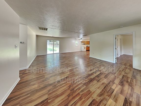 2nd image of 1258 Lakeview Dr