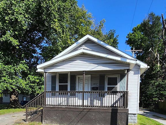 2nd image of 2412 Bromley Ave