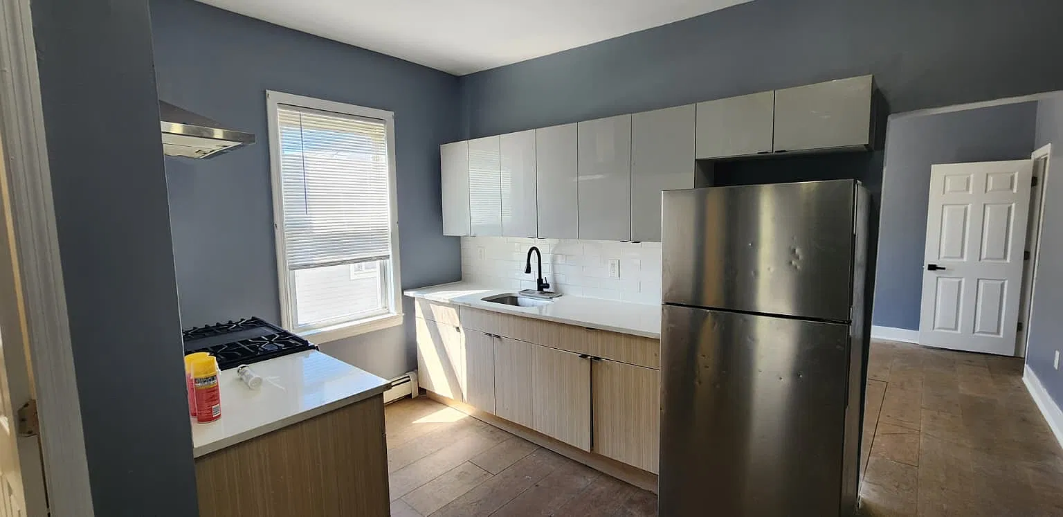 4 bed, $2,900 — Photo 2