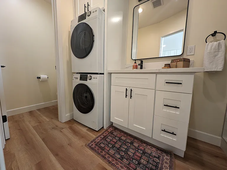 5692 Linfield Ave — Photo 20
