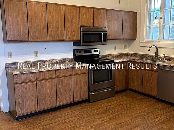 4th image of 815-817 SE 2nd St #B
