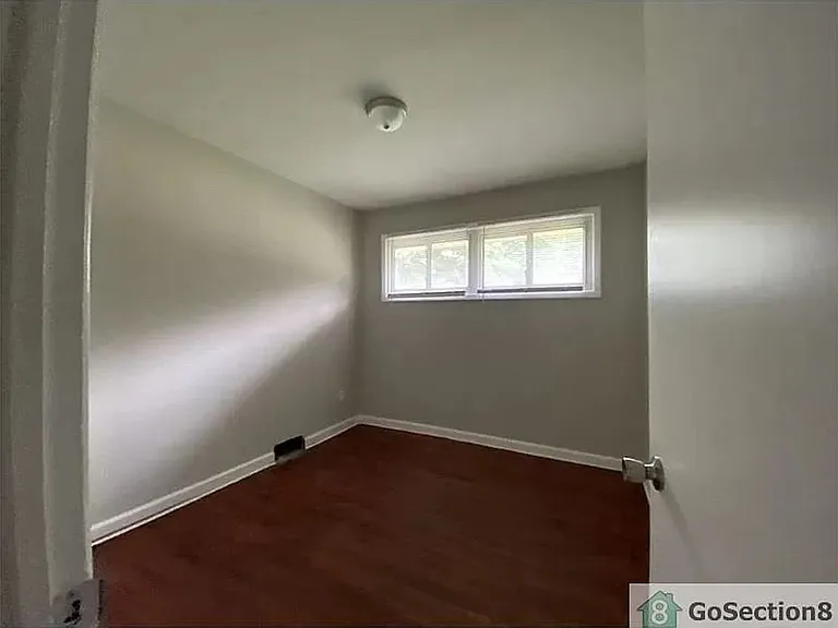 5402 Nations Ford Rd — Photo 3
