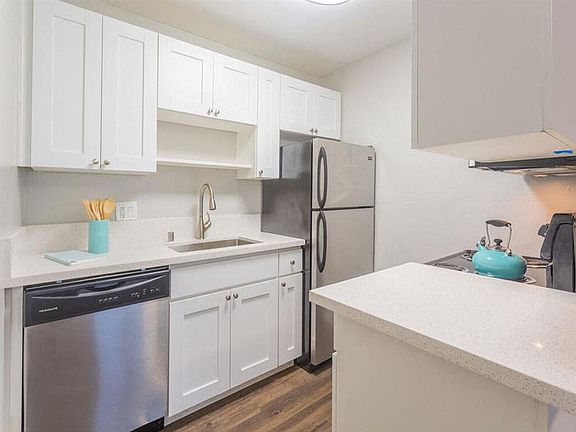 4th image of 960 Saint Francis Blvd #1106