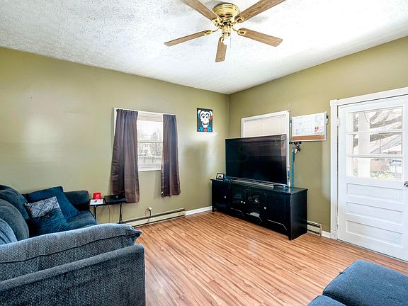 4th image of 801 E 6th Ave
