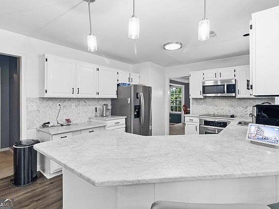 5th image of 1180 Roseberry Ct