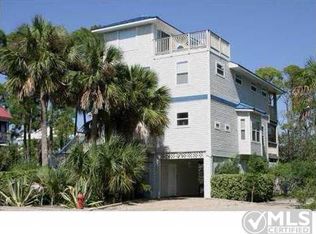 2243 Bayside Dr, Eastpoint, FL 32328