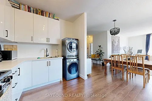 2104 Queen St E #B Photo 1