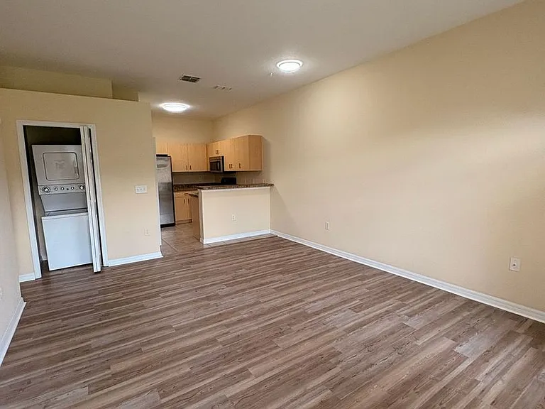 305 Port Pleasant Dr — Photo 5