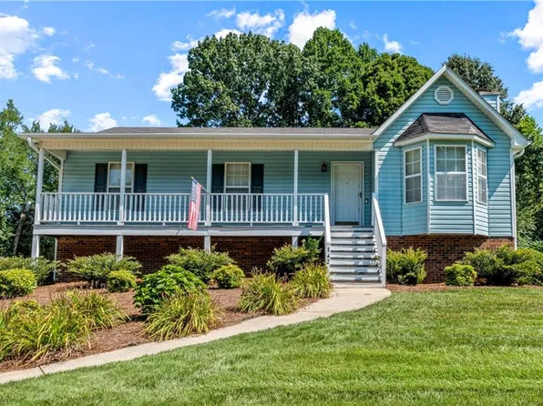 142 Fox Chase Ct, Lexington, NC 27295