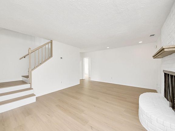 4th image of 7230 Pella Dr