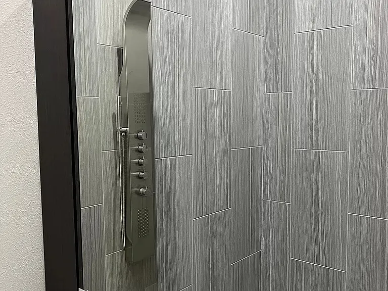202 W Grand Ave #1 — Photo 16