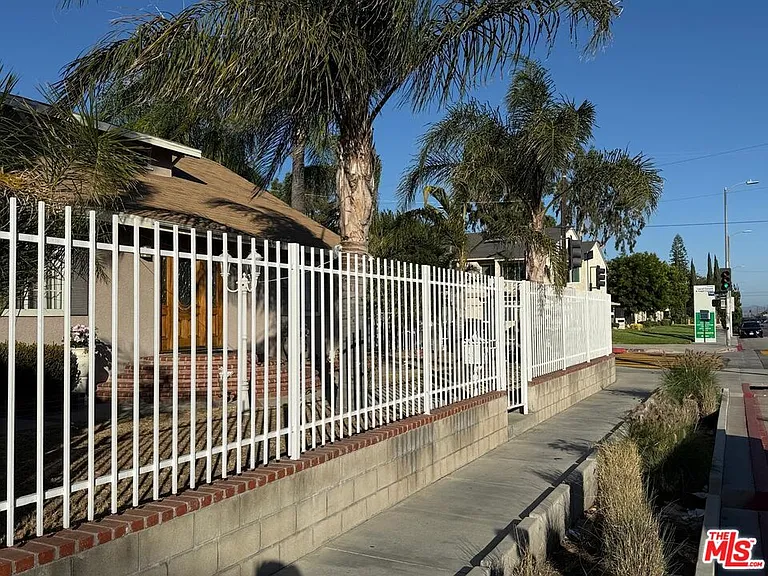 9900 Laurel Canyon Blvd — Photo 19
