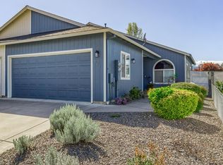 561 Mountain View Dr, Central Pt, OR 97502