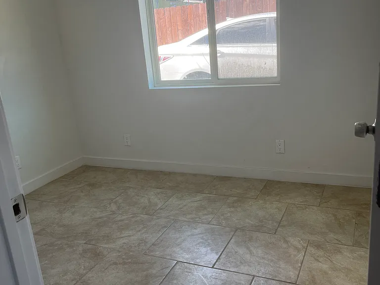 617 S Willowbrook Ave — Photo 4