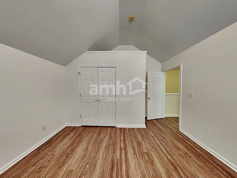 19140 Kanawha Dr — Photo 19