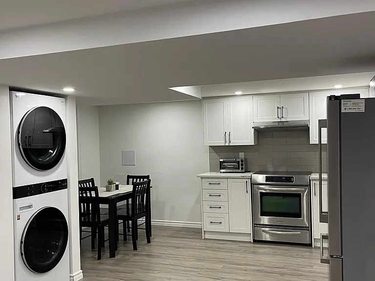 1387 Sault St #B — Photo 7